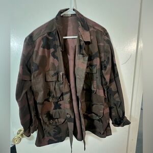 MAROON CAMO UTILITY JACKET